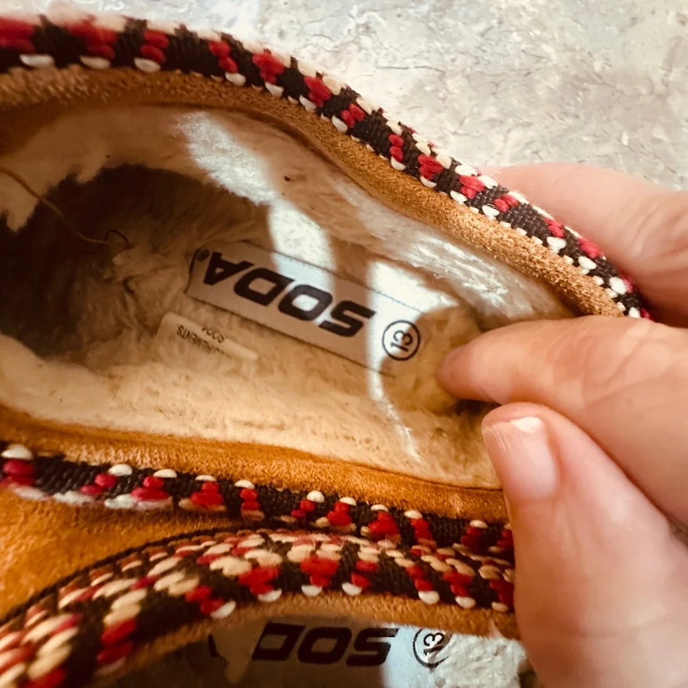 Soda Kids Faux Suede Fur Lined Mules Slippers Tan Brown‎ Braid Trim Size 13 Kids